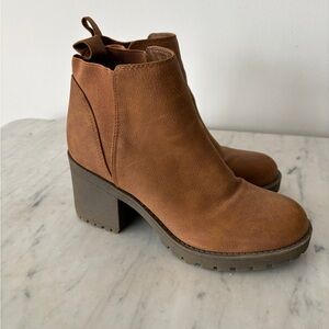 Women's Dirty Laundry Tan Ankle Chelsea Booties
